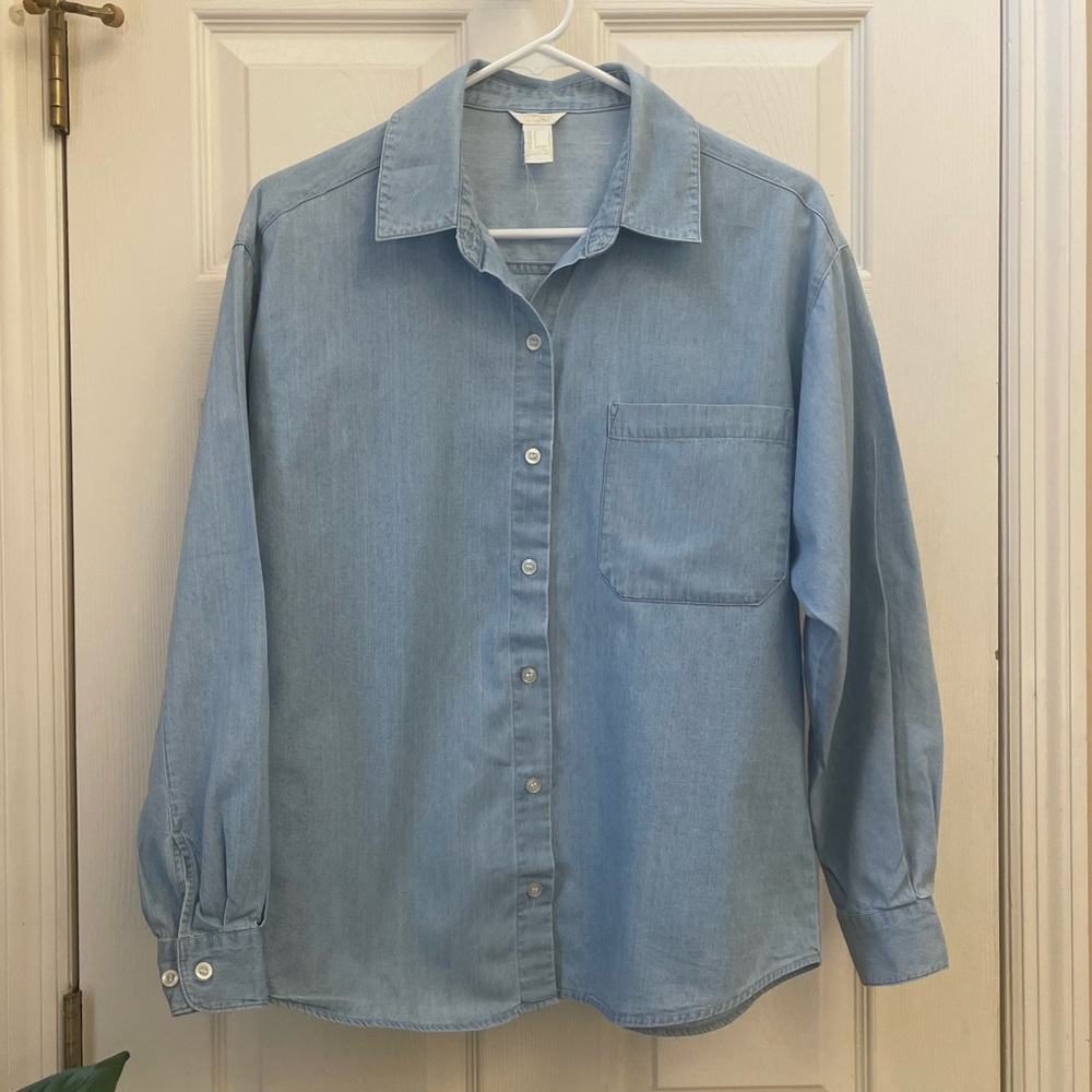 Forever 21 Light Blue Chambray Denim Button Down Long-Sleeve Blouse Shirt, M